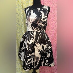 Alice + Olivia Black and White Abstract Midi Dress